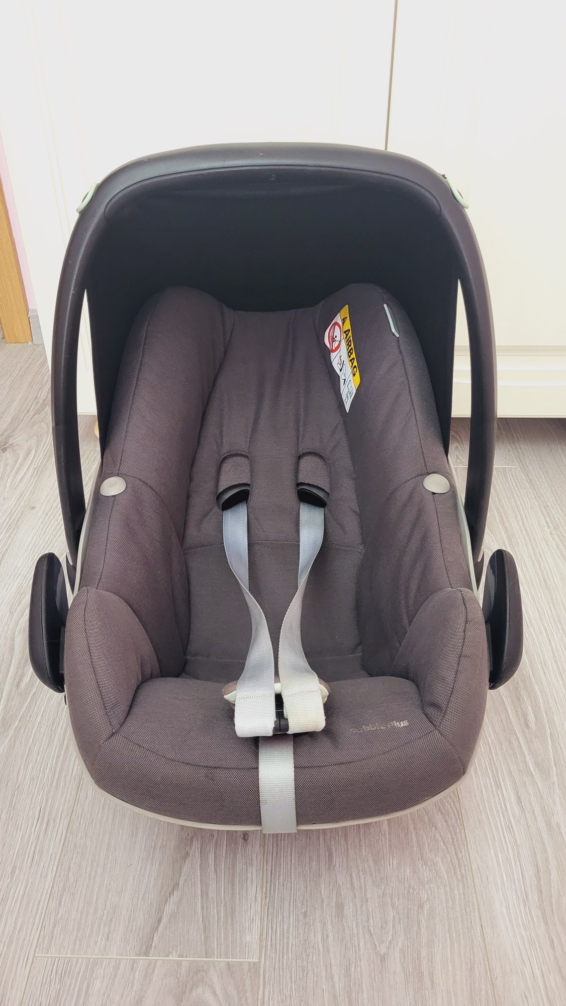 Scaun auto I-Size Maxi-Cosi Pebble Plus 45-75 cm