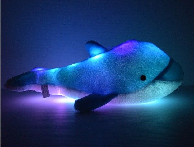 Светещ плюшен делфин с LED светлини,