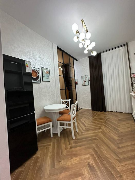 Квартира продаётся новостройка Чиланзар 3 квартал 2в3/9/10 меб тех 76м