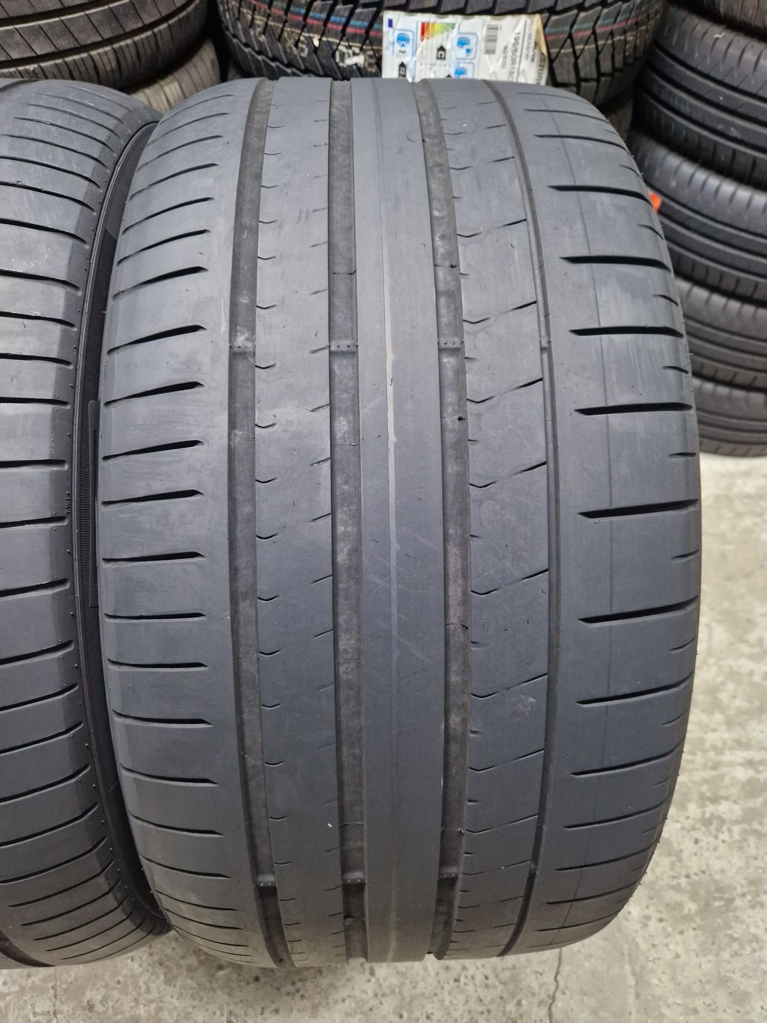 Set 2 anvelope SH vara Pirelli 325/35/22