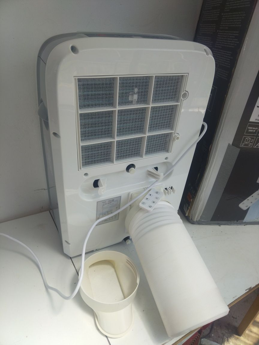 Мобилен климатик OBI 7000BTU пълен комплект 
Комплект с въздухоотвод/т