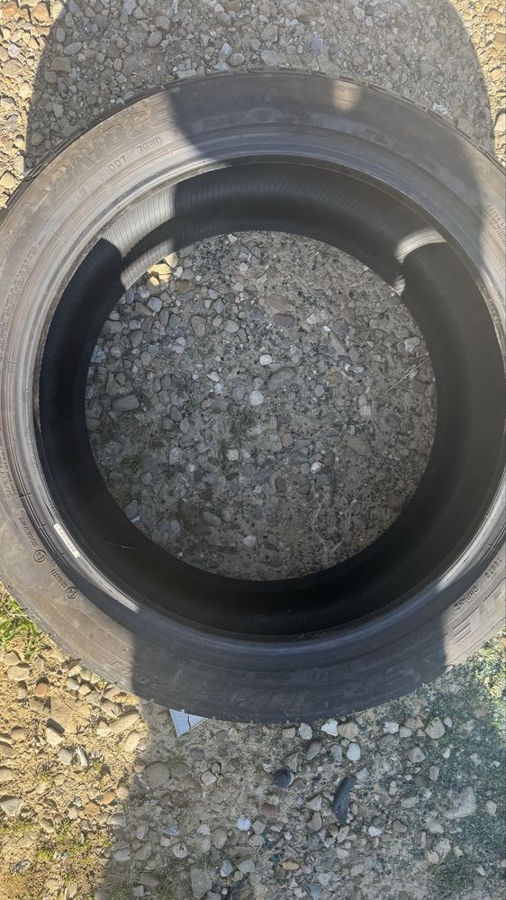 315/35/21  cu 285/40/21  Bridgestone