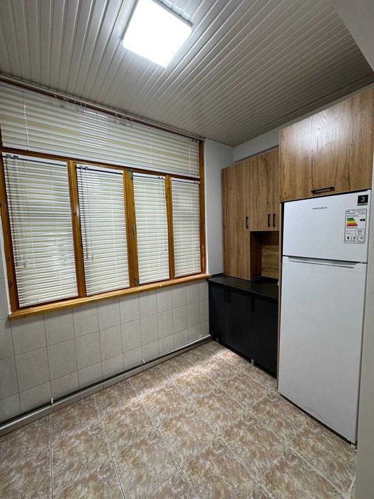 Срочно Самарканд марказида 2  этажда 3 хонали квартира сотилади