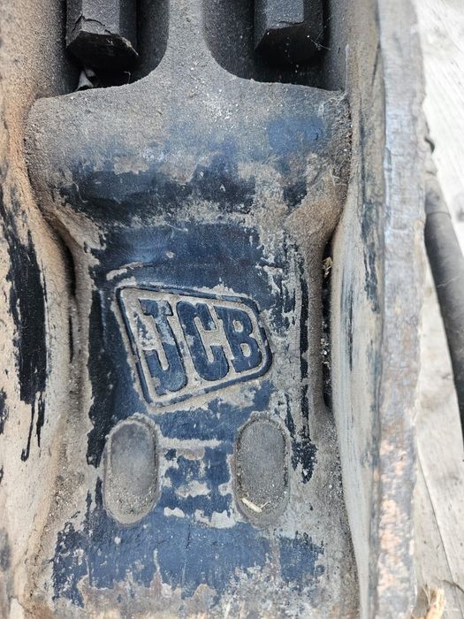 De vânzare – JCB 3CX- Loc.Battonya (Ungaria), la granița cu Arad.