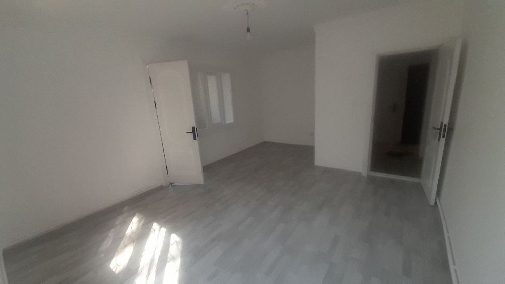 Квартира сотилади.2/1/1. 43.5кв.м. 25000.Файзли кўчаси.Чирчиқ аркада.