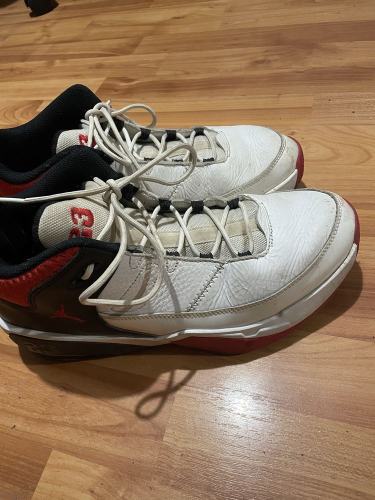 Jordan max aura 3