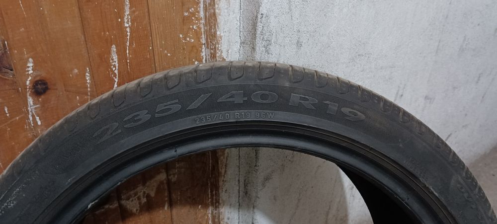 1 бр. лятна гума Pirelli Cinturato P7 с размер 235 40 19