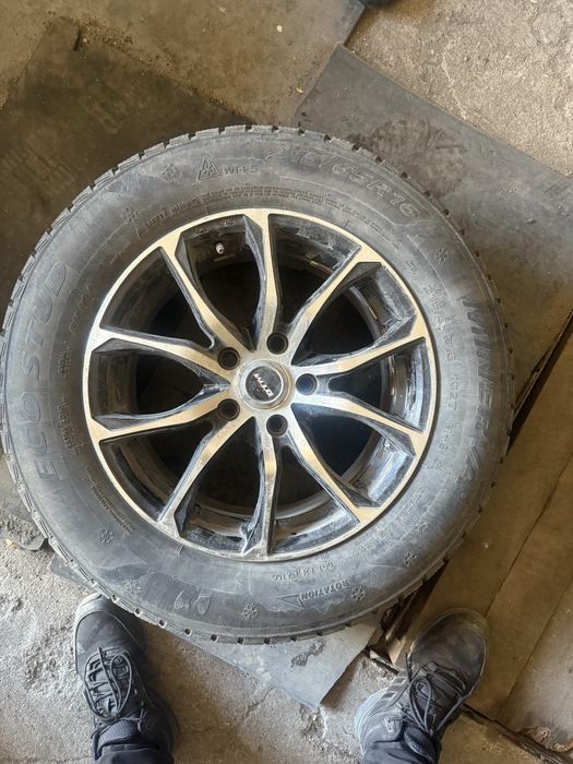 Продам шины в сборе с дисками