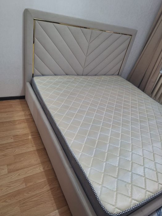 Продам кровать спальный