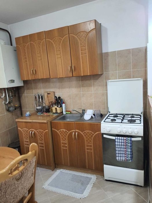 Închiriez apartament