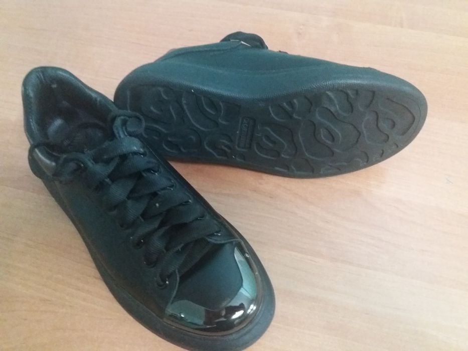 Продается женская обувь