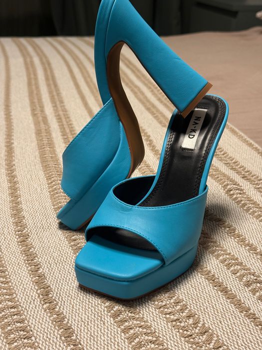 Чехли Na-Kd чисто нови