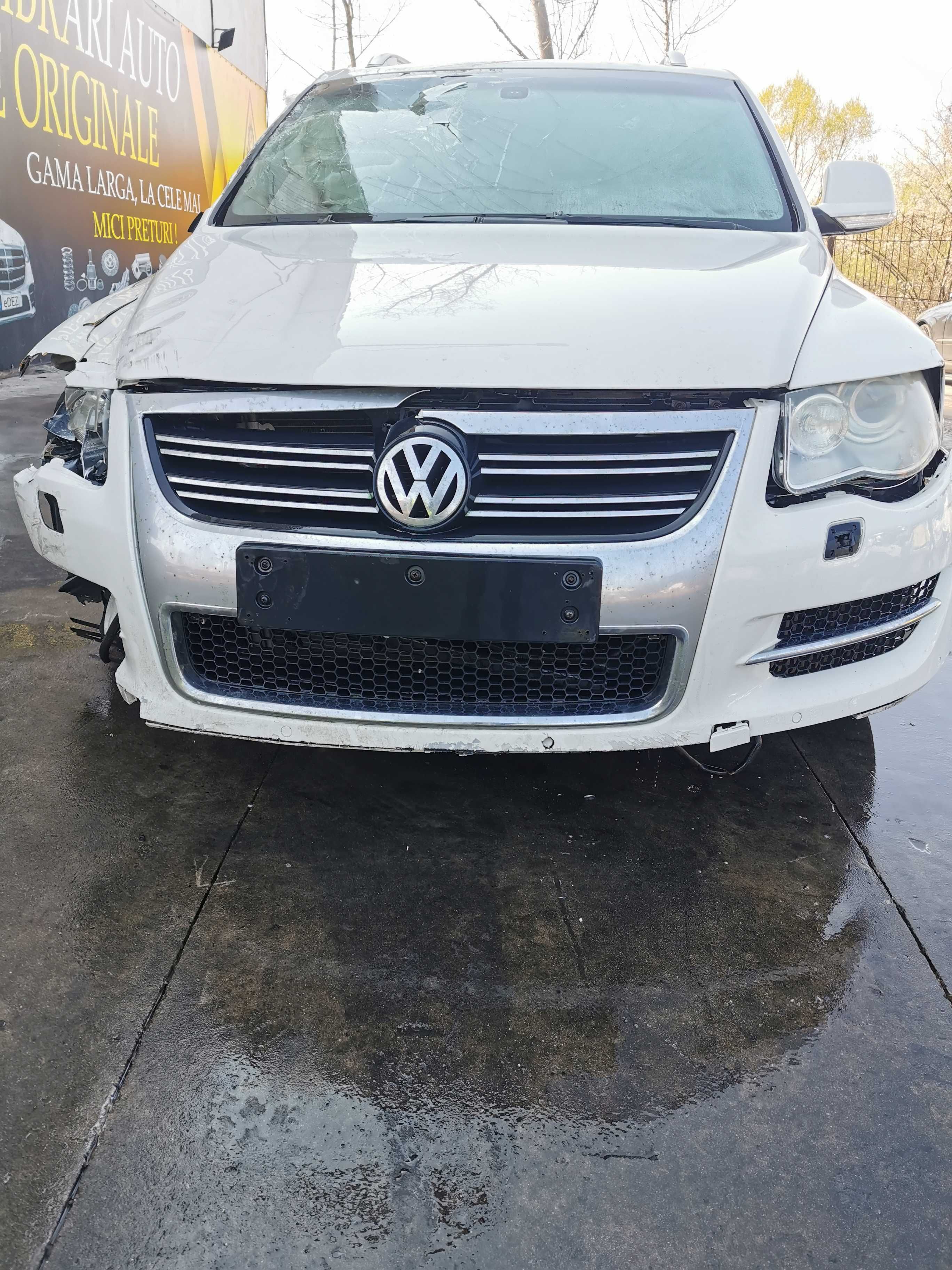 Dezmembrez Volkswagen Touareg 3.0 D cod motor CASA/TOAUREG R LINNE