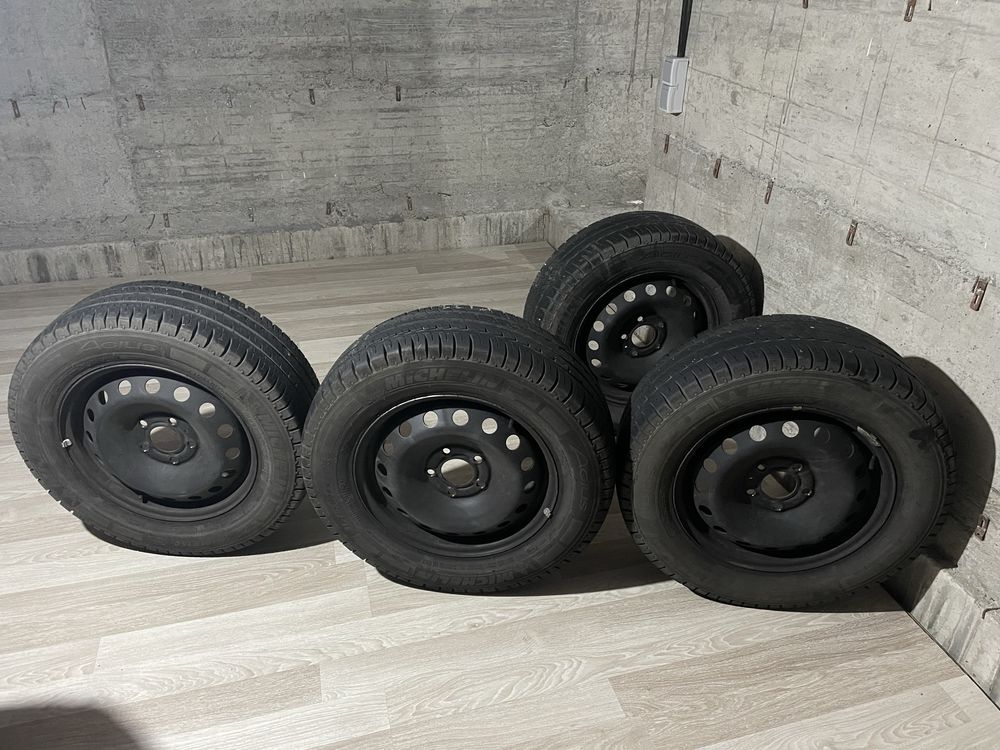 Set Roti Complete Vara 16 inch Renault Trafic, Opel Vivaro - Michelin