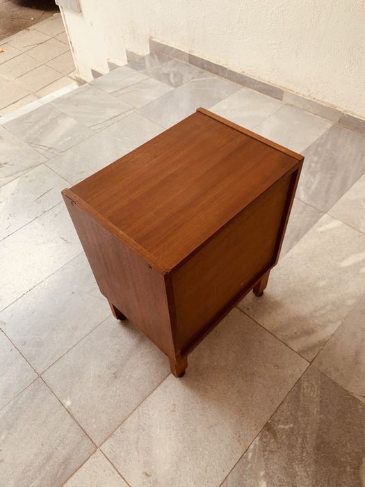 Италианска ретро масичка/шкафче от 80-те