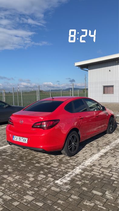 Opel Astra j Sedan 1.4 turbo