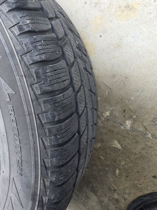 Зимни гуми blizzak 215/70/16