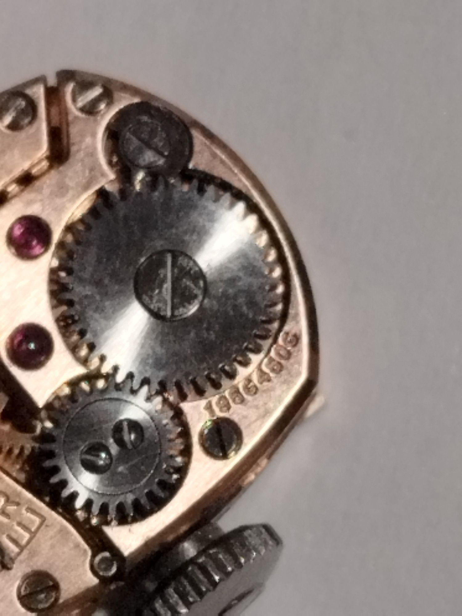 Vând  ceas Omega  mecanic cu diamante naturale