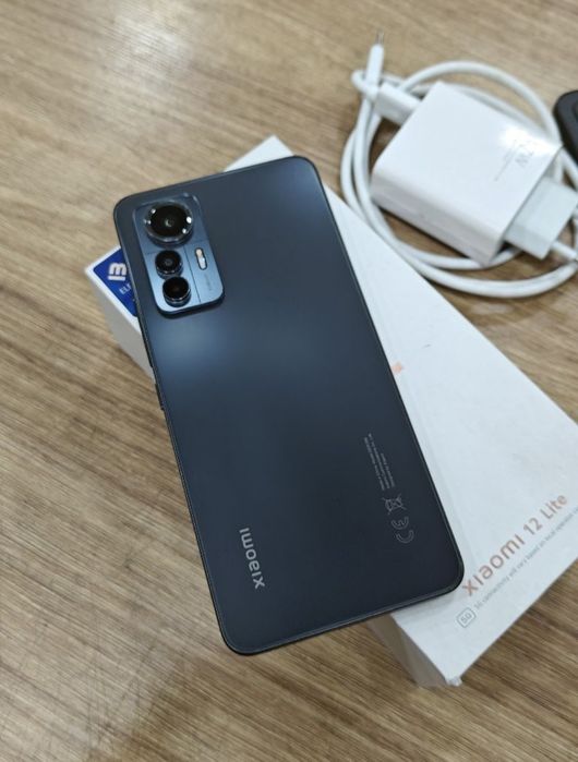 Продается телефон Xiaomi 12 lite