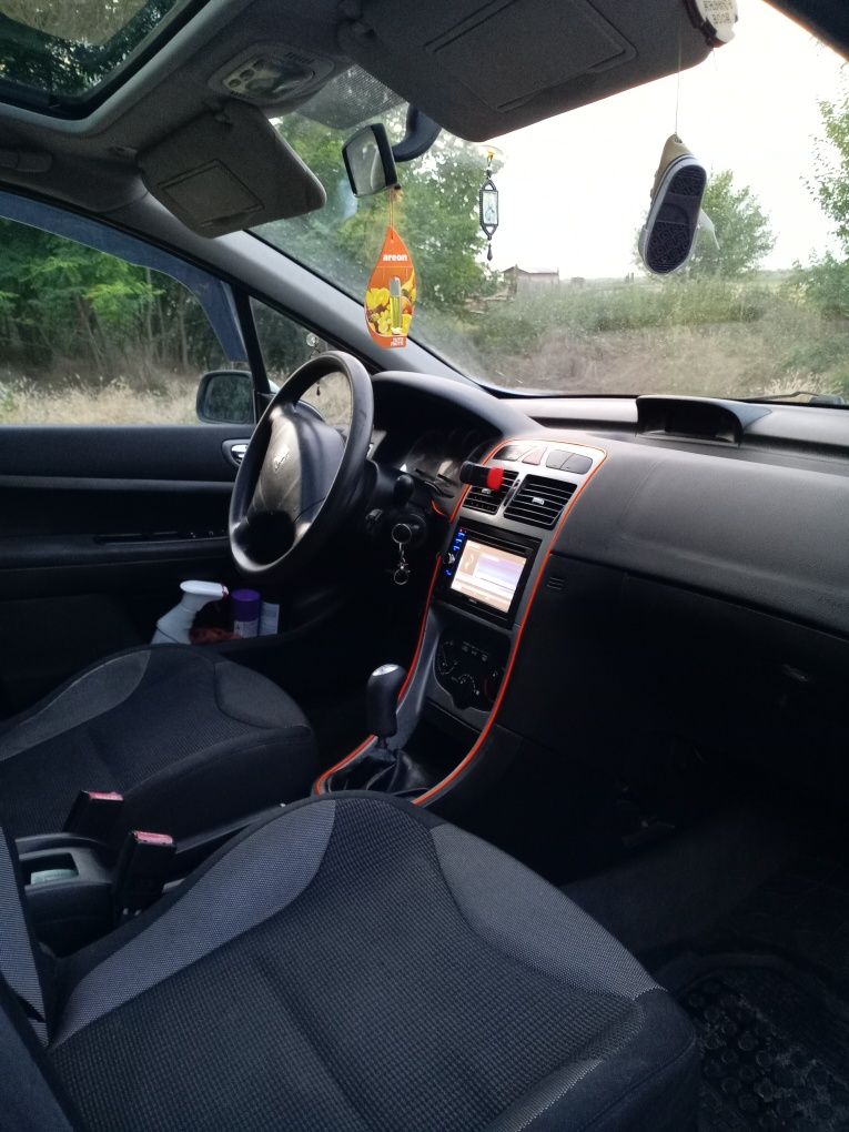 Peugeot 307 1.6 benzina model 7 locuri