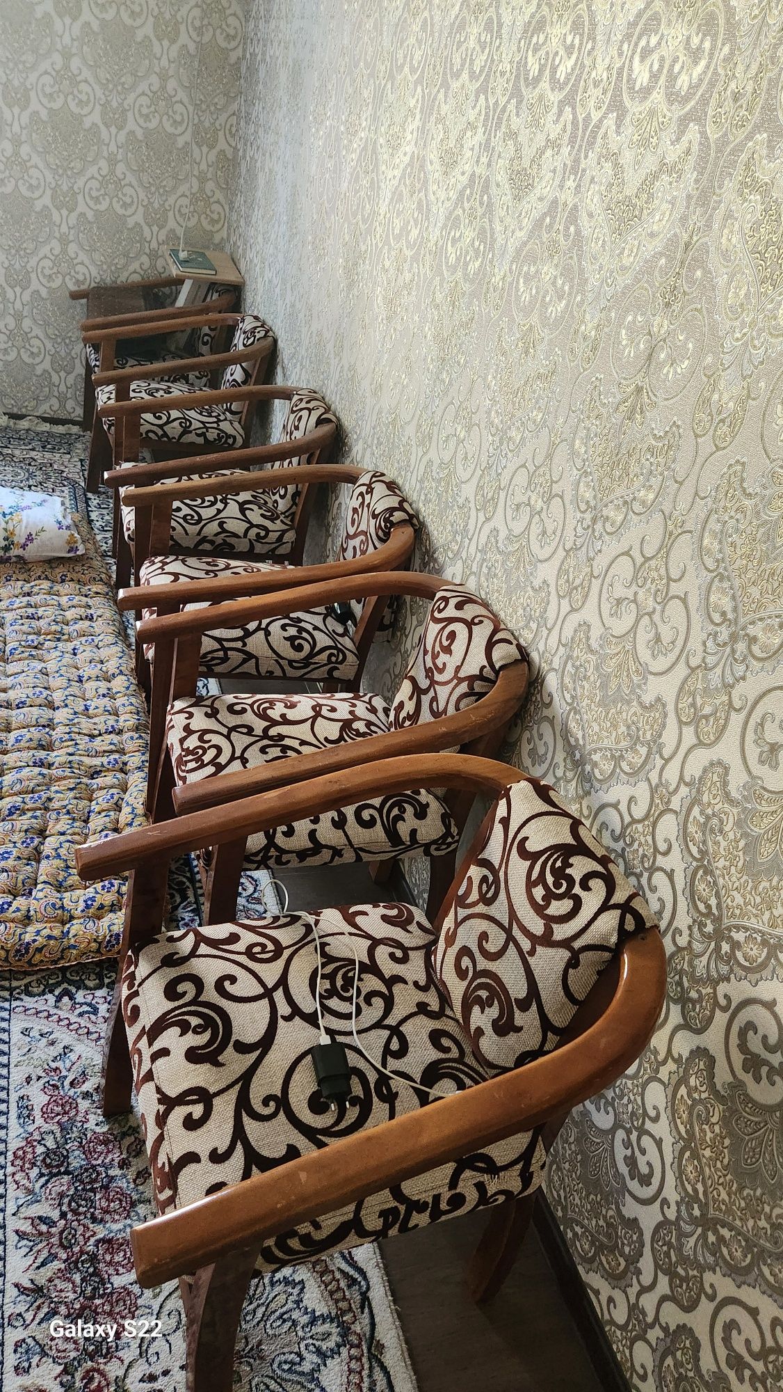 Стуллар сотилади 6 дона