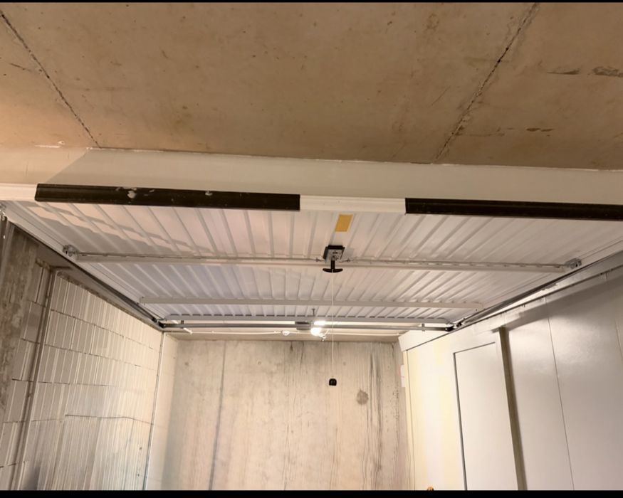 Гаражна врата неразличима от  нова