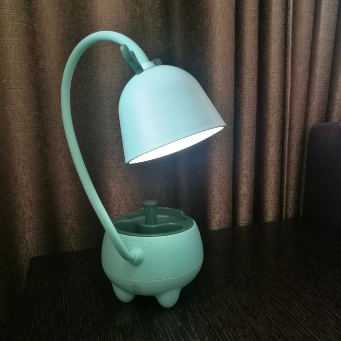 Настолна LED лампа - еленче