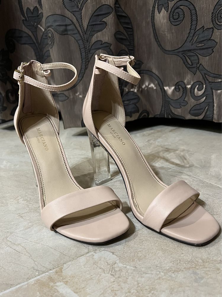 Сандали на ток Marciano Guess