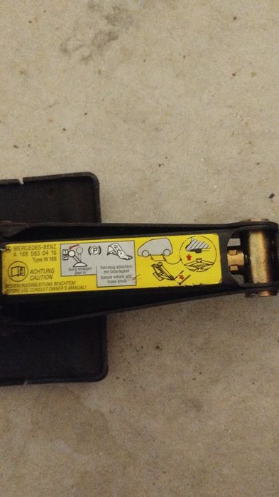 Cric pentru Merceddes