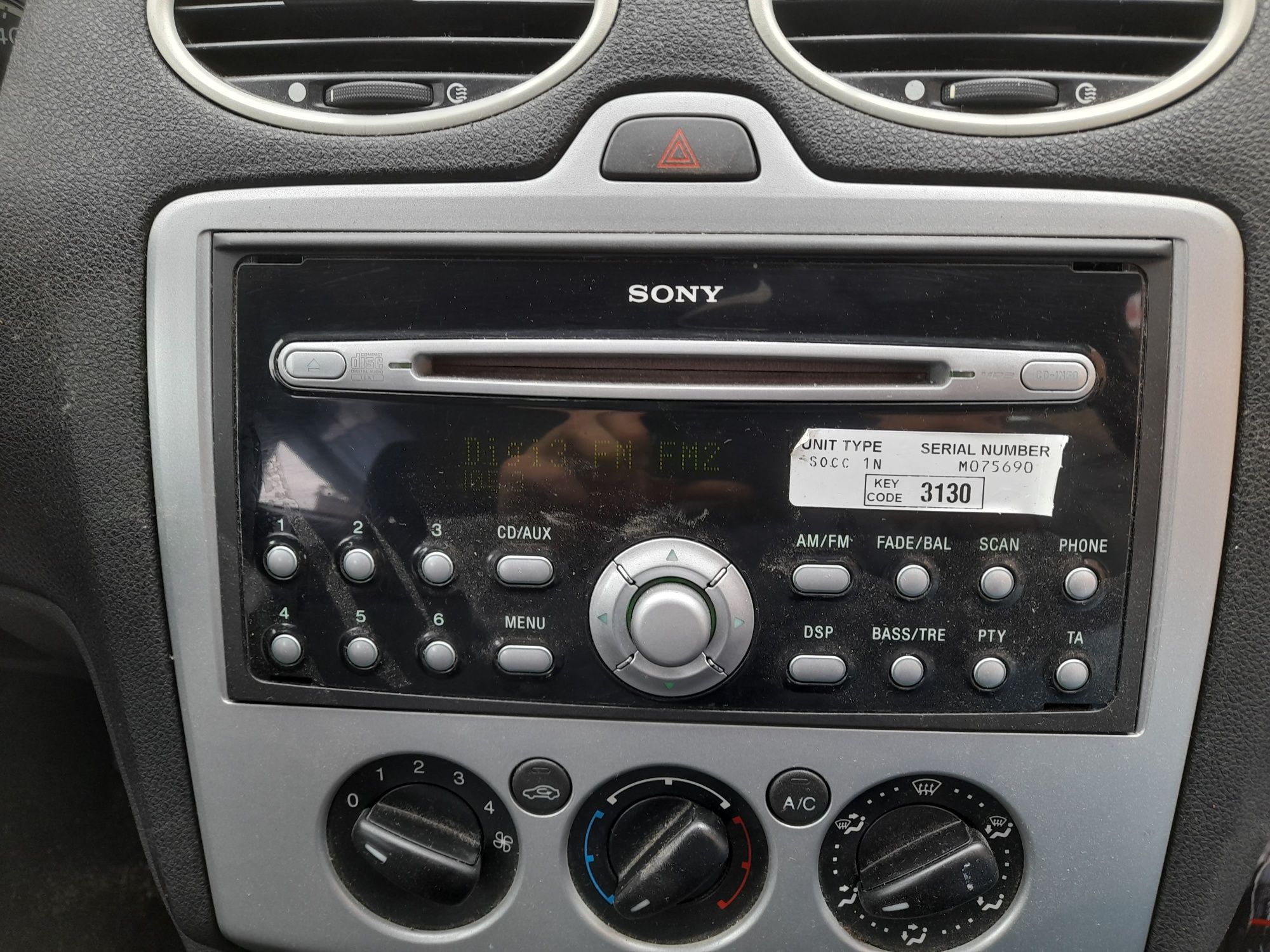 Radio CD Mp3 SONY Ford Focus 2 /C-Max ( am codul )