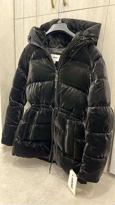 Дамско зимно яке DKNY