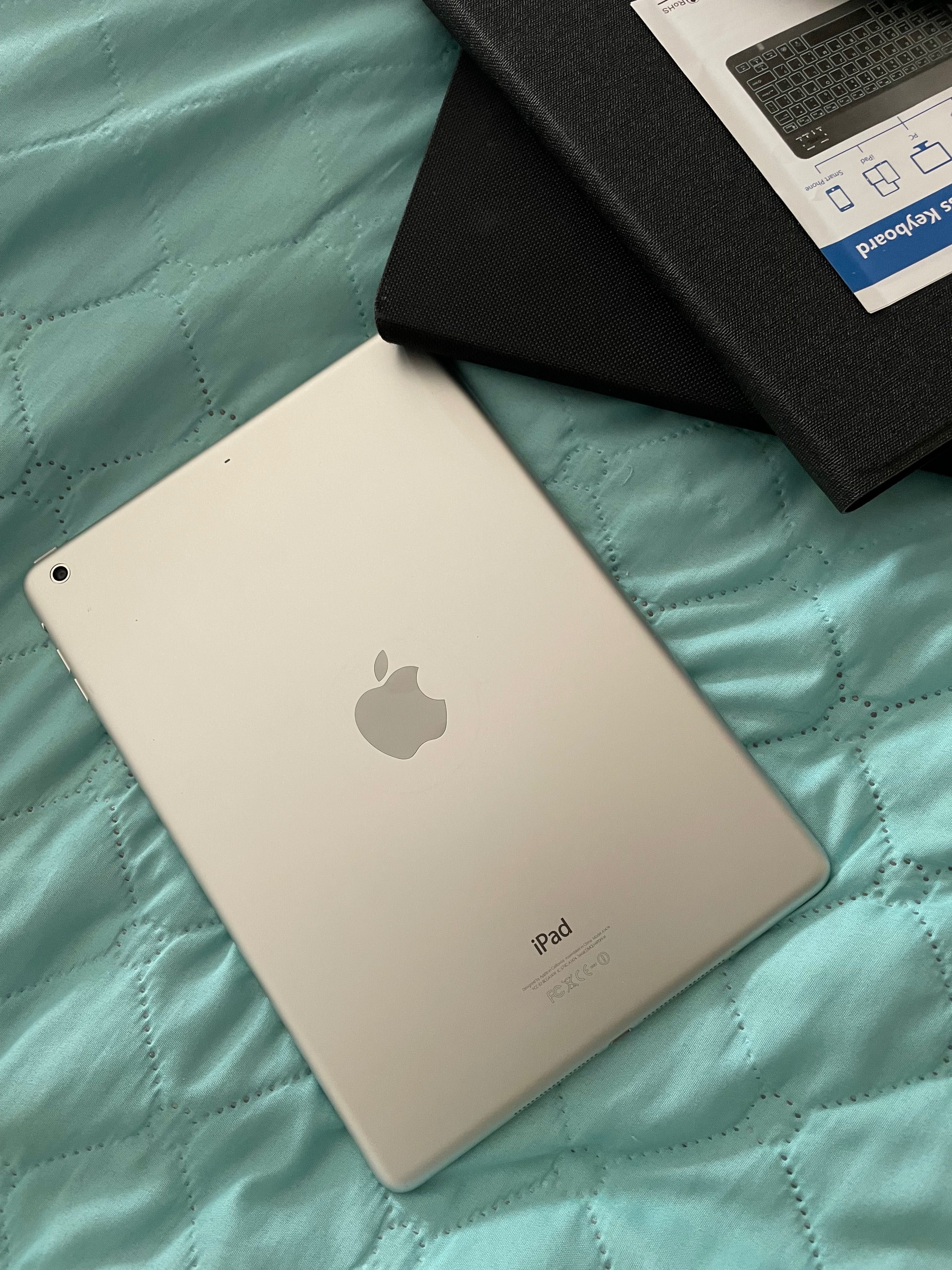Продавам iPad Air (A1474) – КАТО НОВ + аксесоари