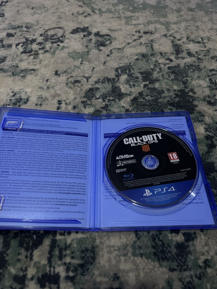 Call of duty Black ops 4 și Call of duty modern warfare