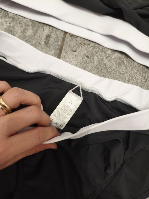 Costum de baie două piese YNIQUE pentru femei – model V-neck, talie în