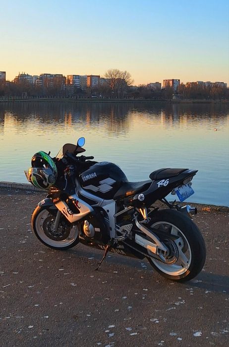 Motocicleta Yamaha R6