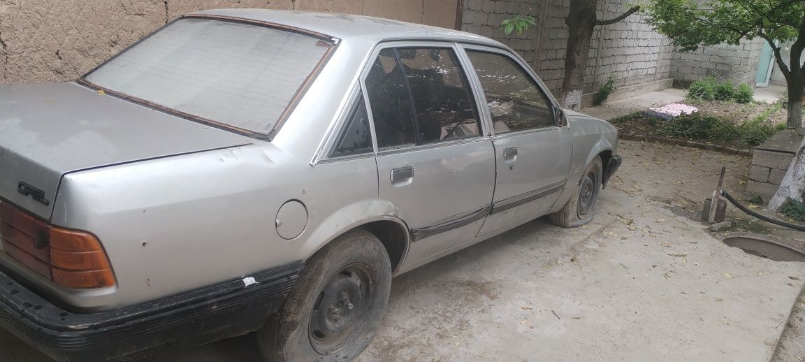 opel rekord 2.2 injektor