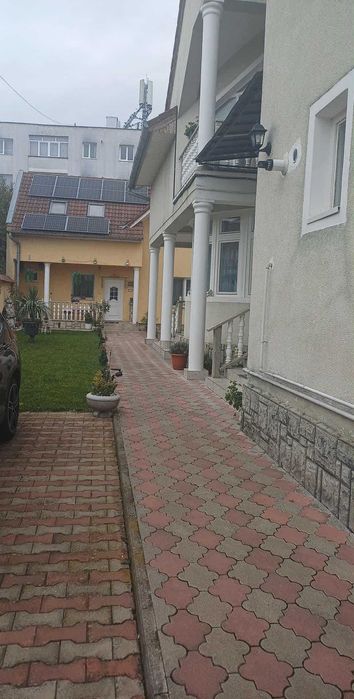DOUA Case  de vanzare