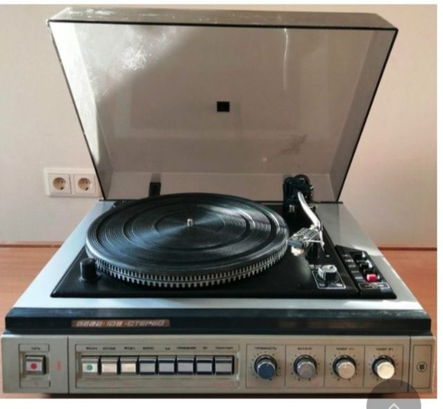 проигрыватель"Вега-109 стерео