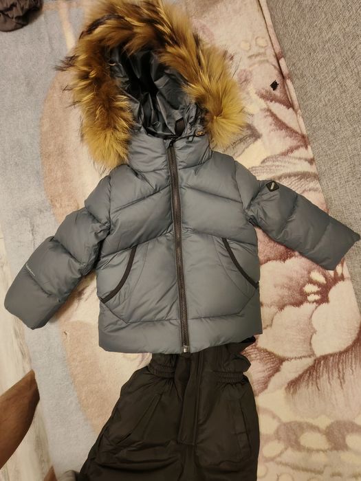 Продам детскую куртку