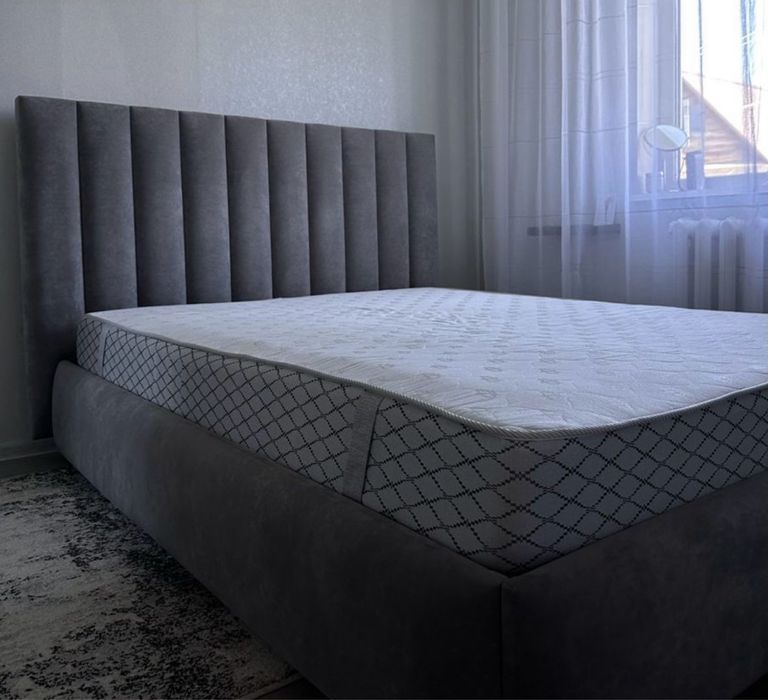 Двуспальная кровать