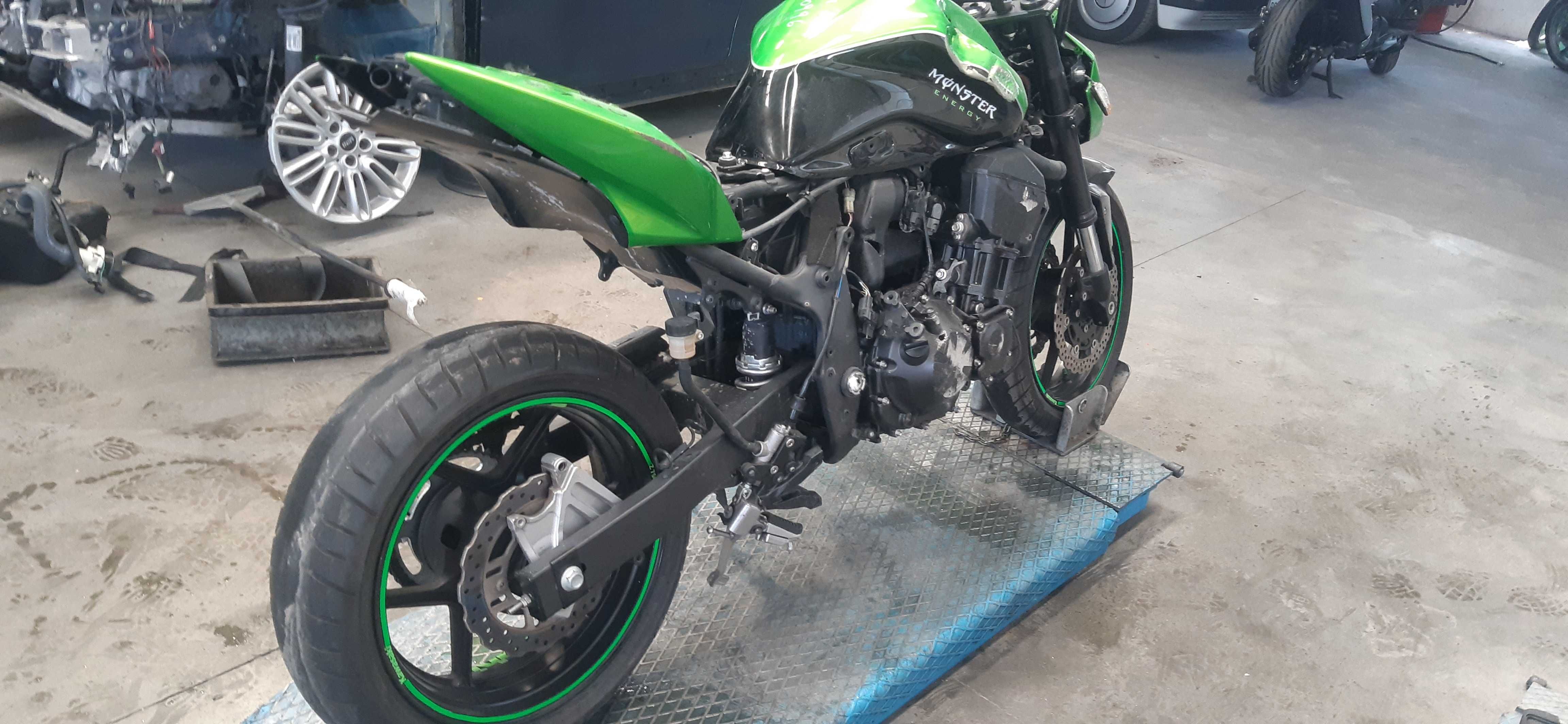 Мотоциклет кавазаки Z 750(Kawasaki Z 750)-на Части