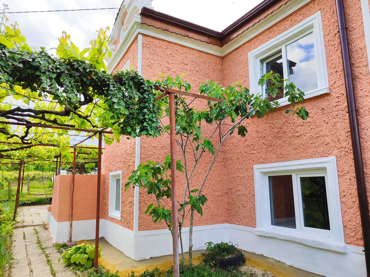 Продава се Къща в с. Владимирово, Област Добрич - 100 кв.м за 383 €/кв.м - Снимка #3