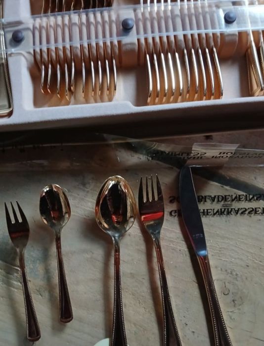 Set tacâmuri aurite