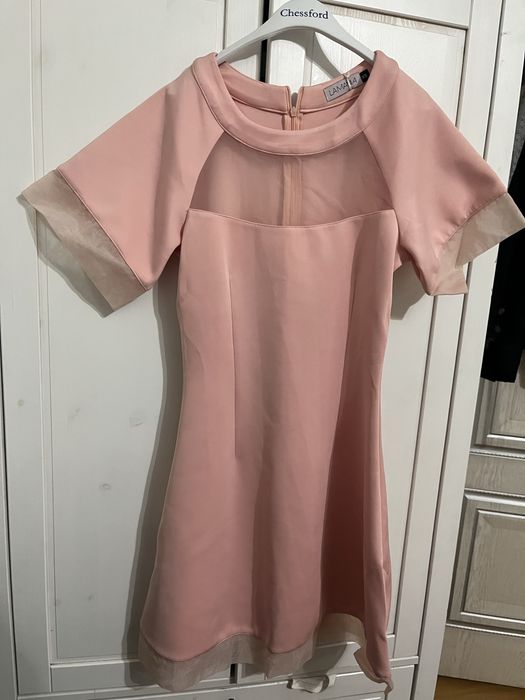 Платье розовое новое