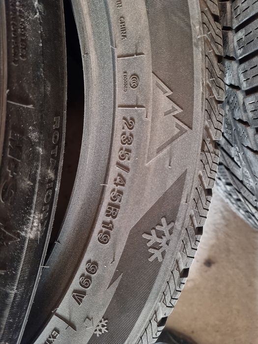 Anvelope 235/45 R19 99V