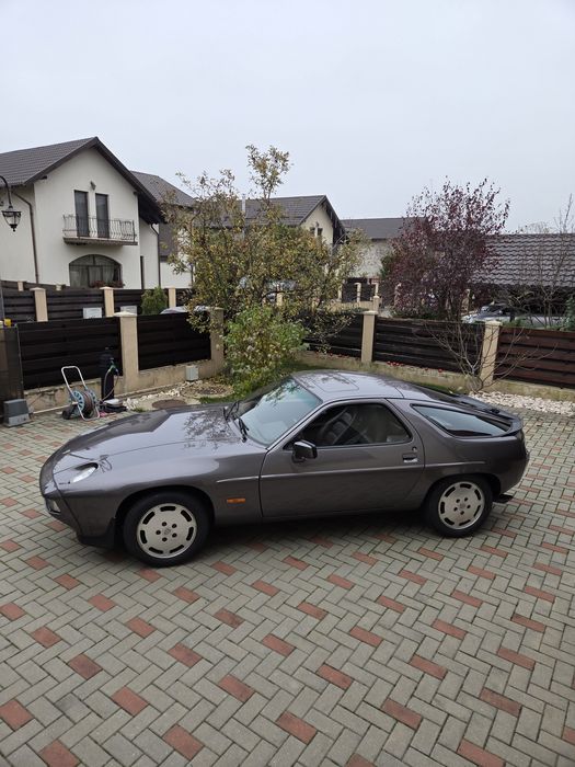 Porsche 928S 1984