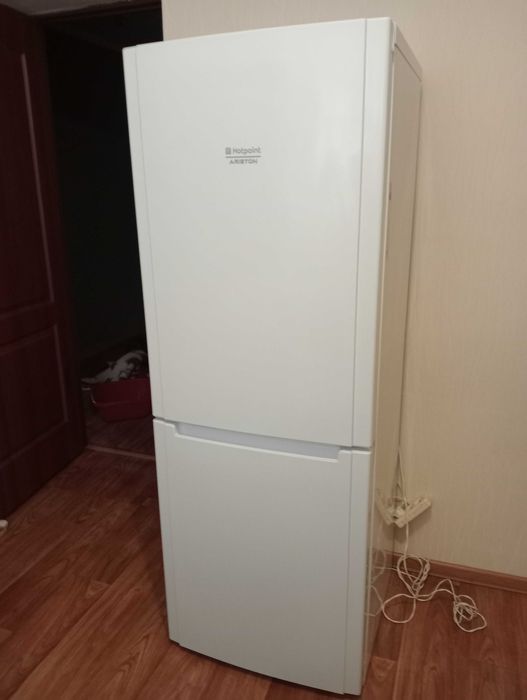 Продам холодильник Ariston