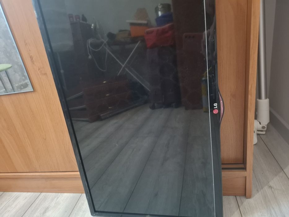 LG 32LN541U продам телевизор ,в хорошем состоянии.