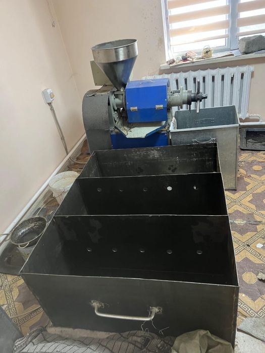 Продается оборудование  по изготовлнеию подсолнечного  масло