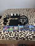 Se vinde consola ps4(PS4 SLIM) impreuna cu volan MYRIA